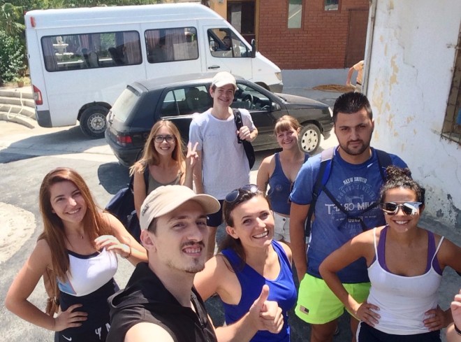 Grupi me amerikanet - Vizite te Shpella e Pellumbasit